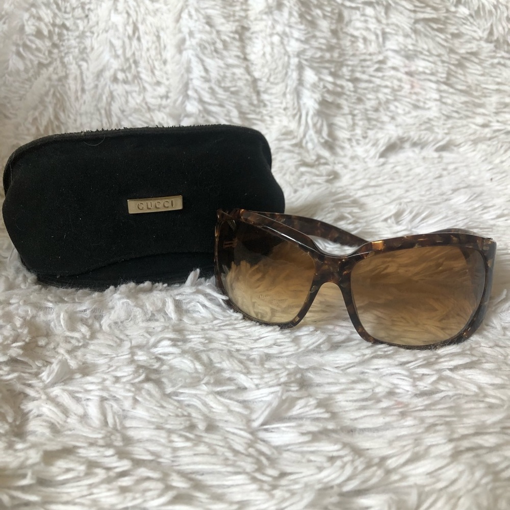 Gucci tortoise oversized glasses